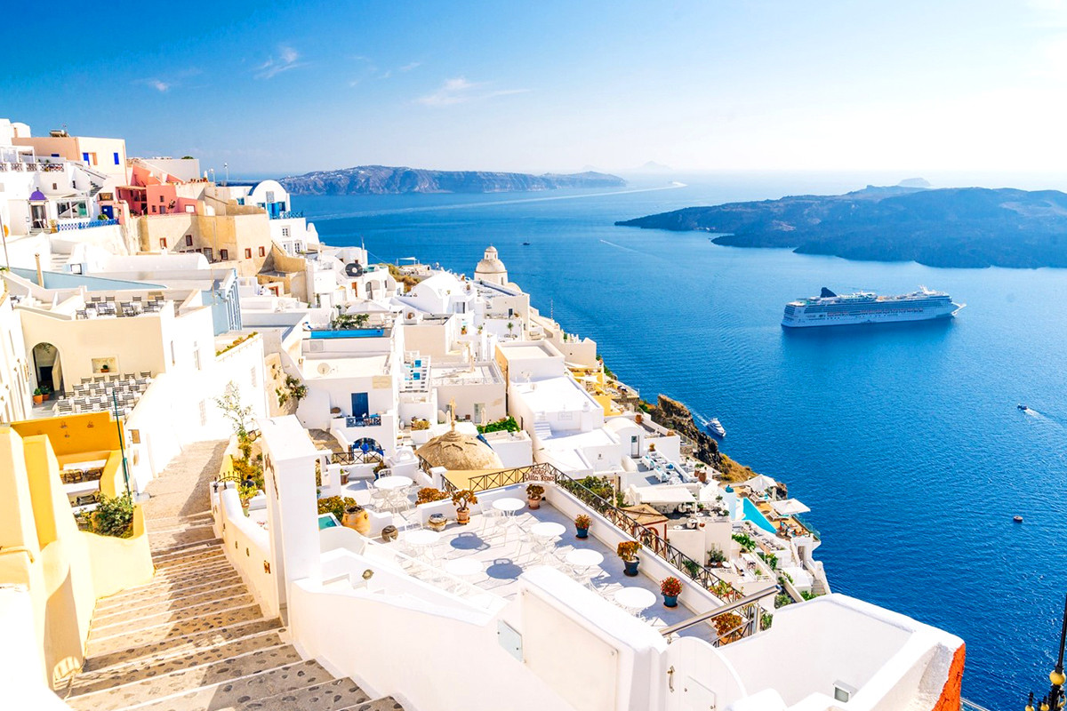 Santorini (Nguồn: Internet)